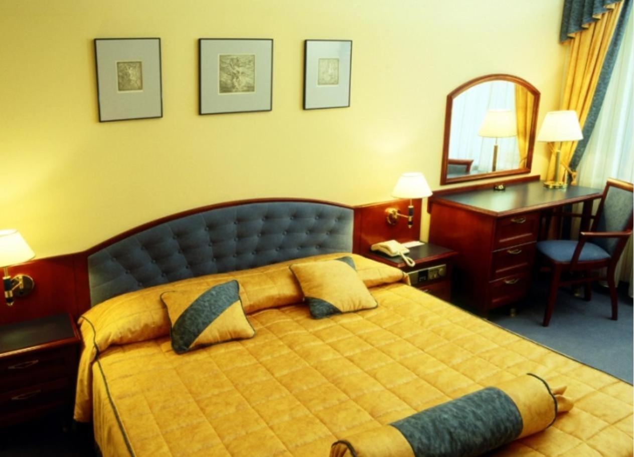 Hotel Kongresowy Келце Екстериор снимка
