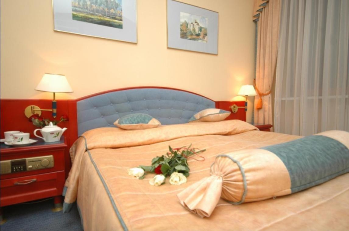 Hotel Kongresowy Келце Екстериор снимка